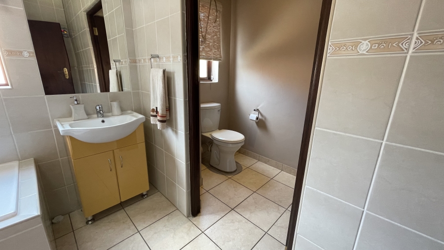 3 Bedroom Property for Sale in Kosmosdal Gauteng