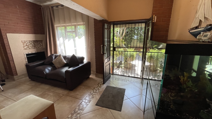 3 Bedroom Property for Sale in Kosmosdal Gauteng