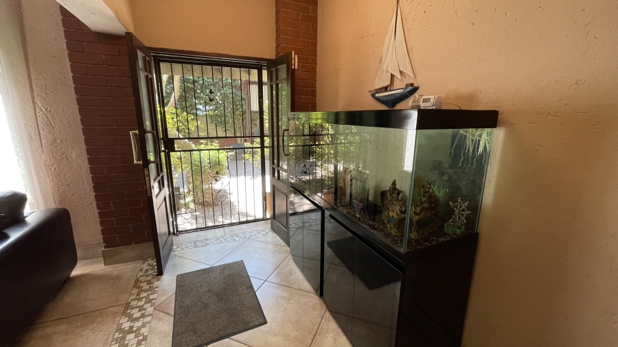 3 Bedroom Property for Sale in Kosmosdal Gauteng