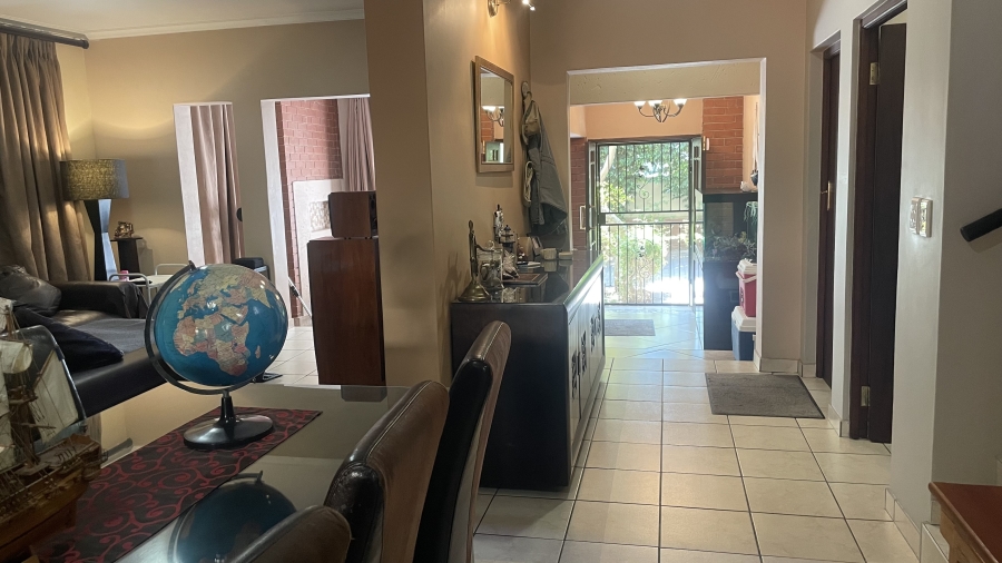 3 Bedroom Property for Sale in Kosmosdal Gauteng