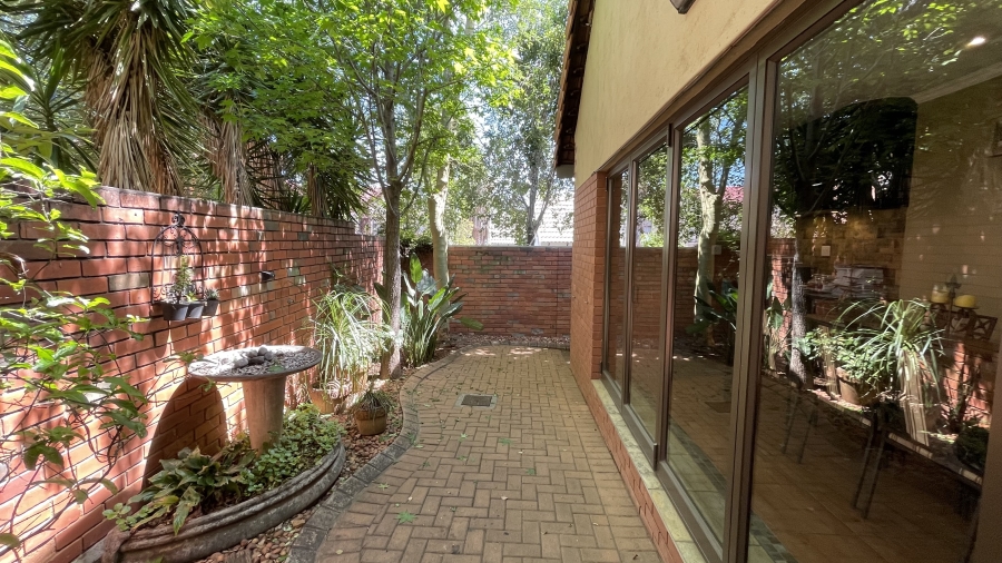3 Bedroom Property for Sale in Kosmosdal Gauteng