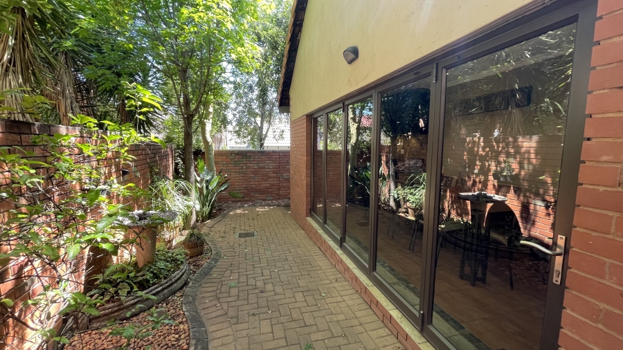 3 Bedroom Property for Sale in Kosmosdal Gauteng