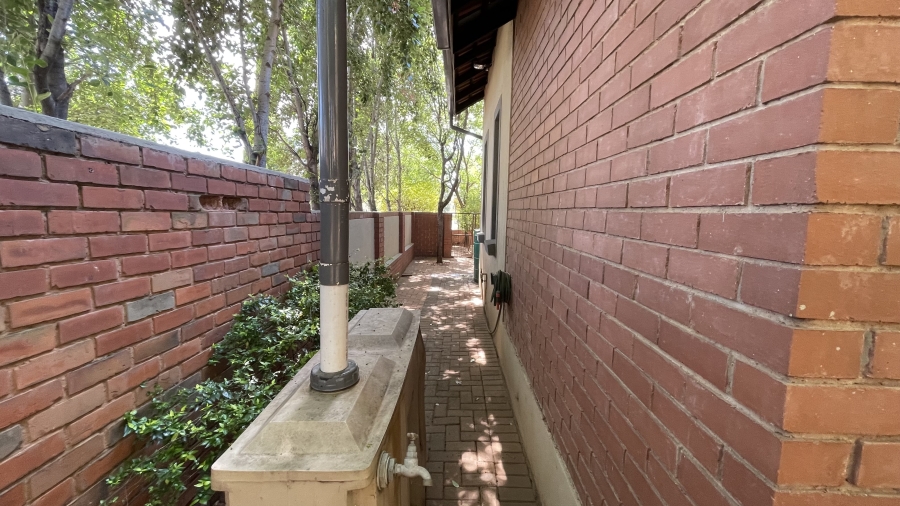 3 Bedroom Property for Sale in Kosmosdal Gauteng