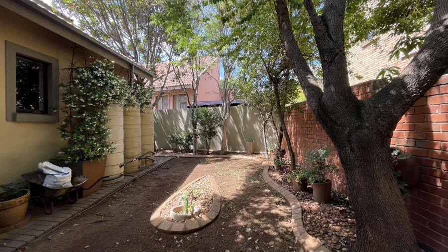 3 Bedroom Property for Sale in Kosmosdal Gauteng