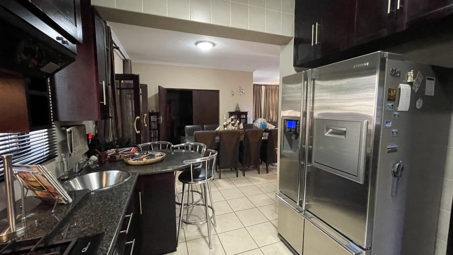 3 Bedroom Property for Sale in Kosmosdal Gauteng