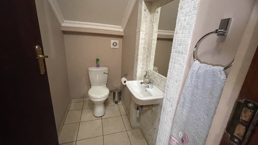 3 Bedroom Property for Sale in Kosmosdal Gauteng