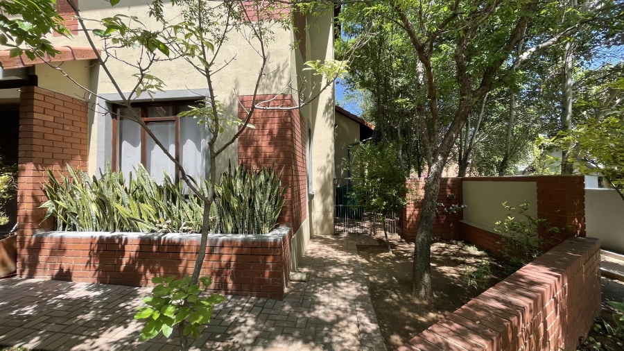 3 Bedroom Property for Sale in Kosmosdal Gauteng