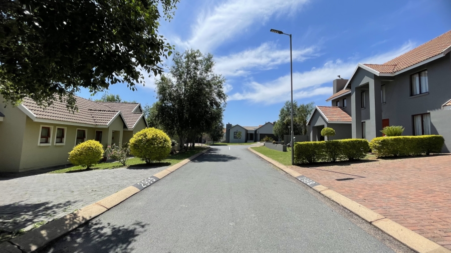 3 Bedroom Property for Sale in Kosmosdal Gauteng
