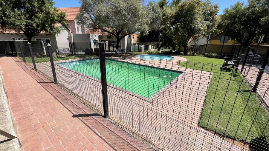 3 Bedroom Property for Sale in Kosmosdal Gauteng
