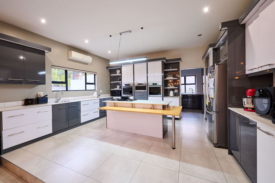 4 Bedroom Property for Sale in Waterfall Country Estate Gauteng