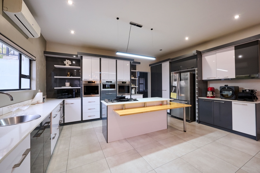 4 Bedroom Property for Sale in Waterfall Country Estate Gauteng