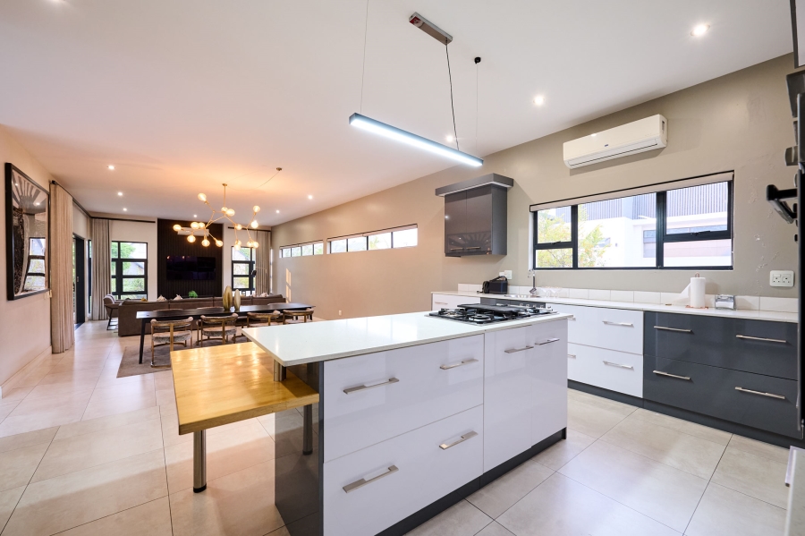 4 Bedroom Property for Sale in Waterfall Country Estate Gauteng