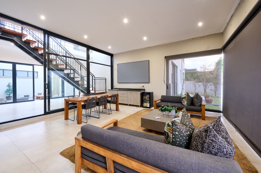 4 Bedroom Property for Sale in Waterfall Country Estate Gauteng