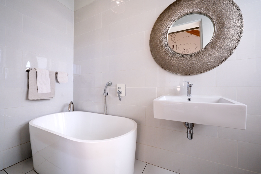 4 Bedroom Property for Sale in Waterfall Country Estate Gauteng