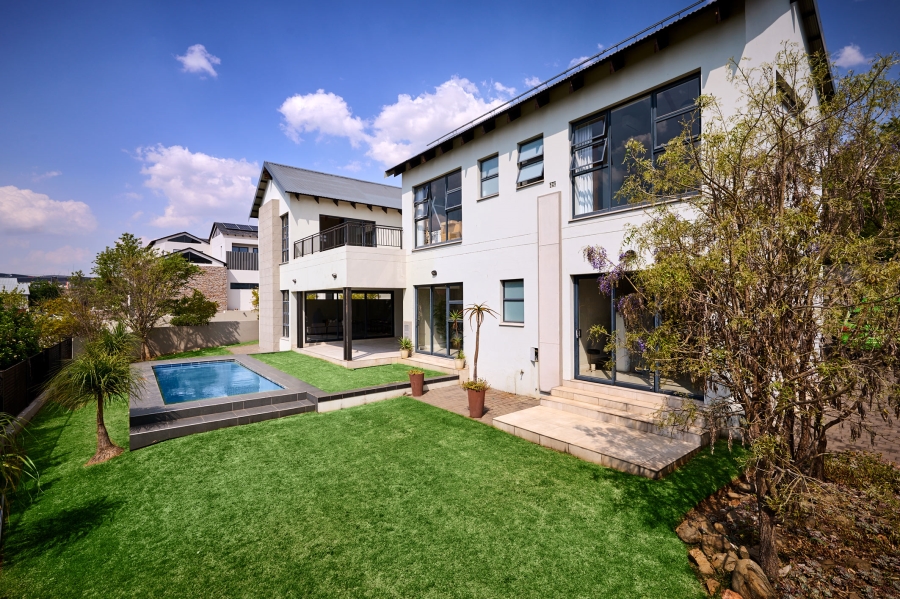 4 Bedroom Property for Sale in Waterfall Country Estate Gauteng