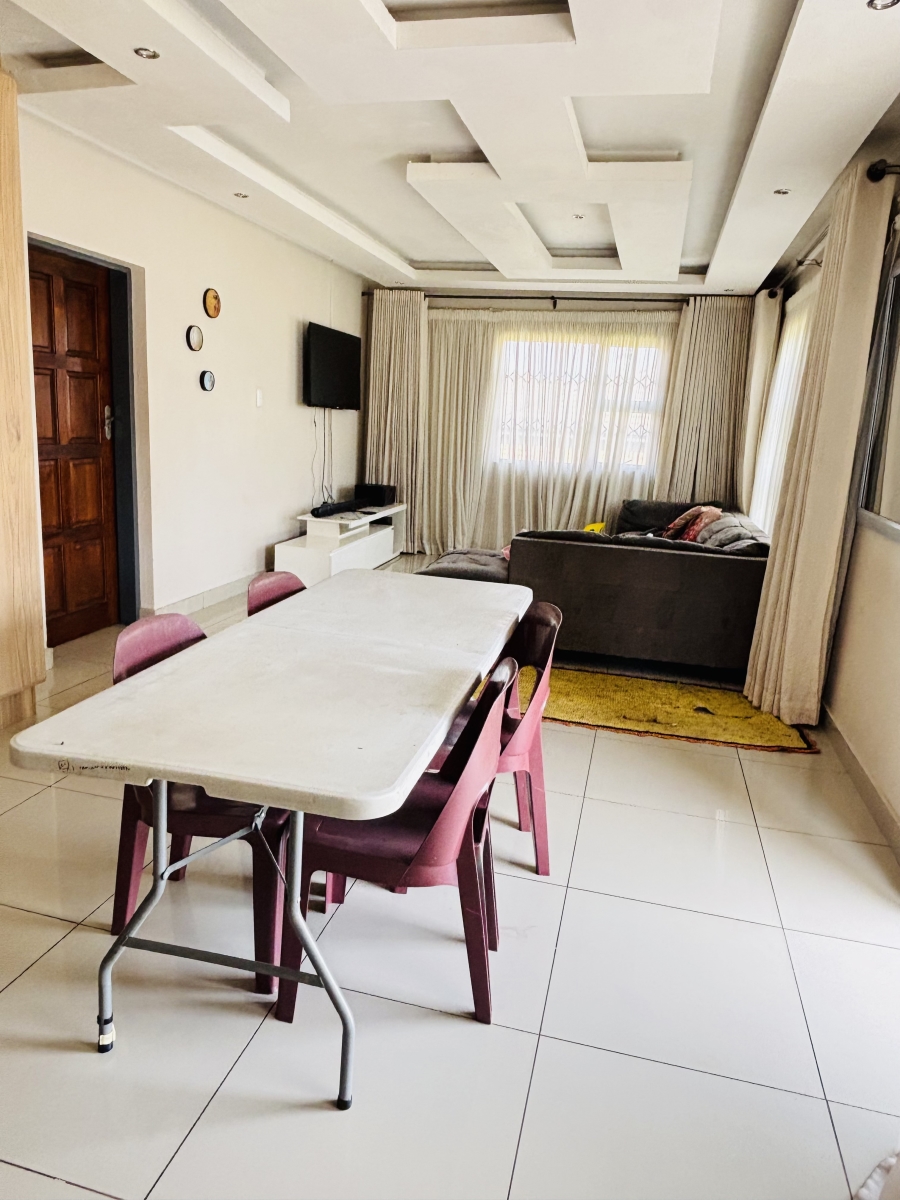 To Let 3 Bedroom Property for Rent in Clayville Gauteng