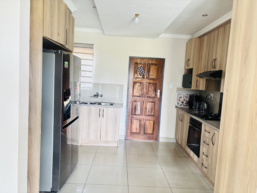 To Let 3 Bedroom Property for Rent in Clayville Gauteng