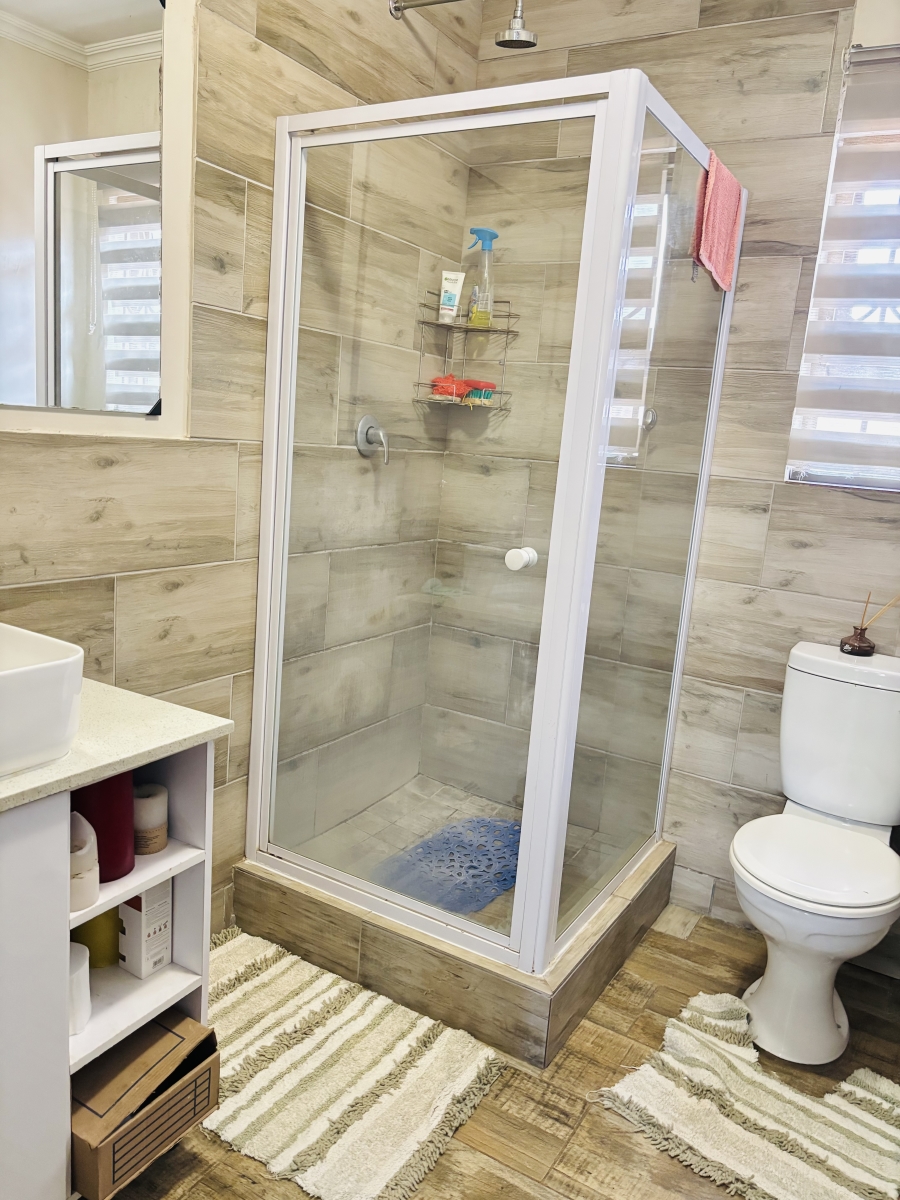 To Let 3 Bedroom Property for Rent in Clayville Gauteng