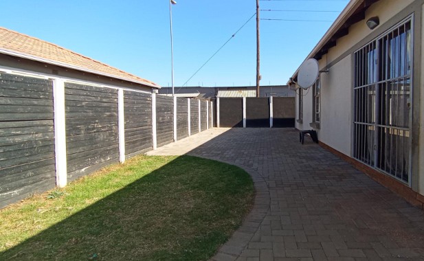 3 Bedroom Property for Sale in Andeon AH Gauteng