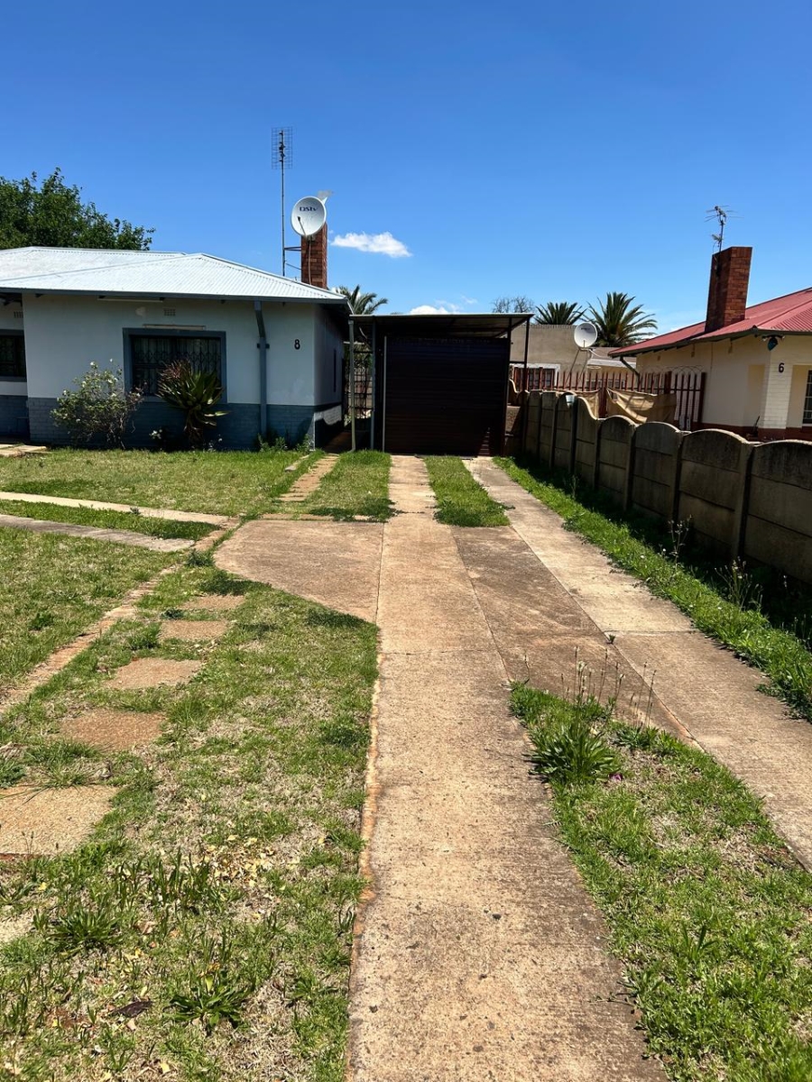 3 Bedroom Property for Sale in Bekkersdal Gauteng