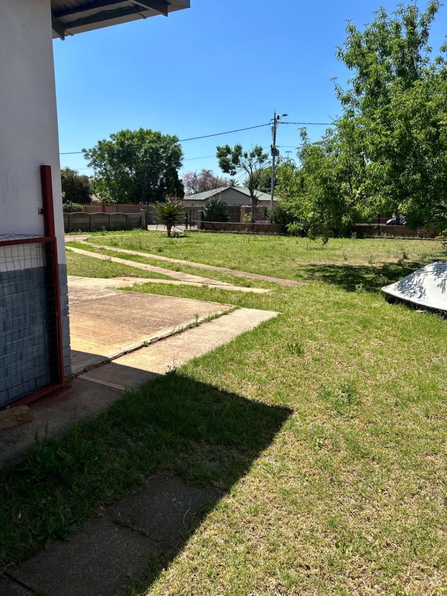 3 Bedroom Property for Sale in Bekkersdal Gauteng
