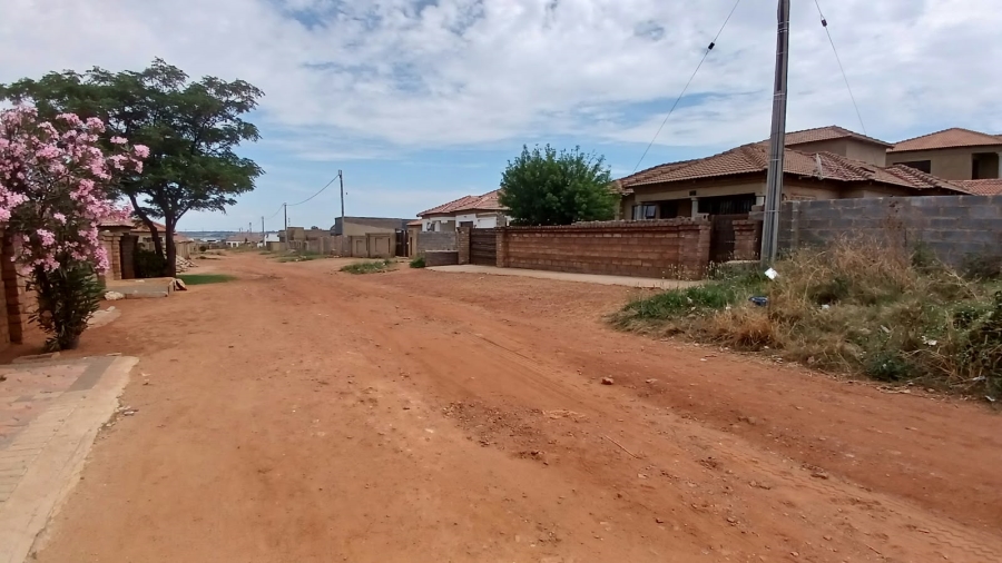 0 Bedroom Property for Sale in Mohlakeng Gauteng