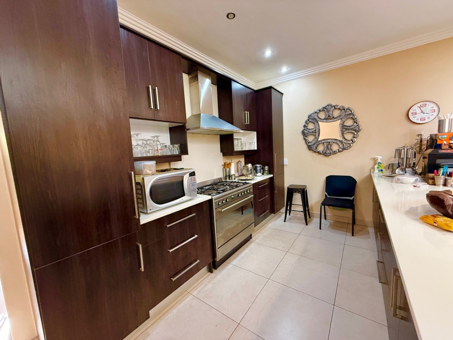 3 Bedroom Property for Sale in Olympus Country Estate Gauteng