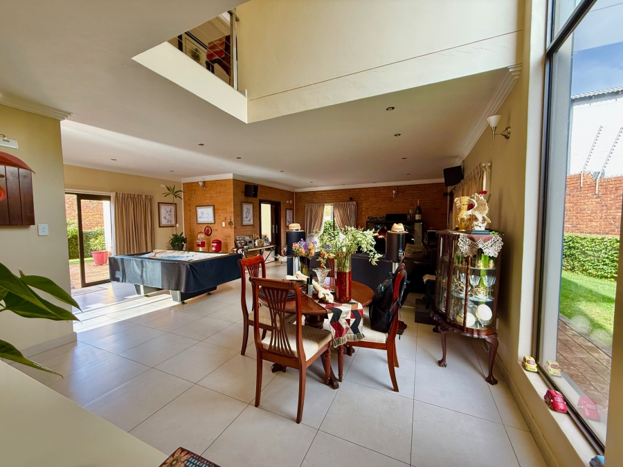 3 Bedroom Property for Sale in Olympus Country Estate Gauteng