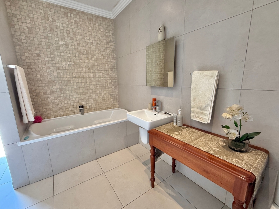 3 Bedroom Property for Sale in Olympus Country Estate Gauteng