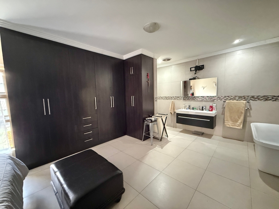 3 Bedroom Property for Sale in Olympus Country Estate Gauteng