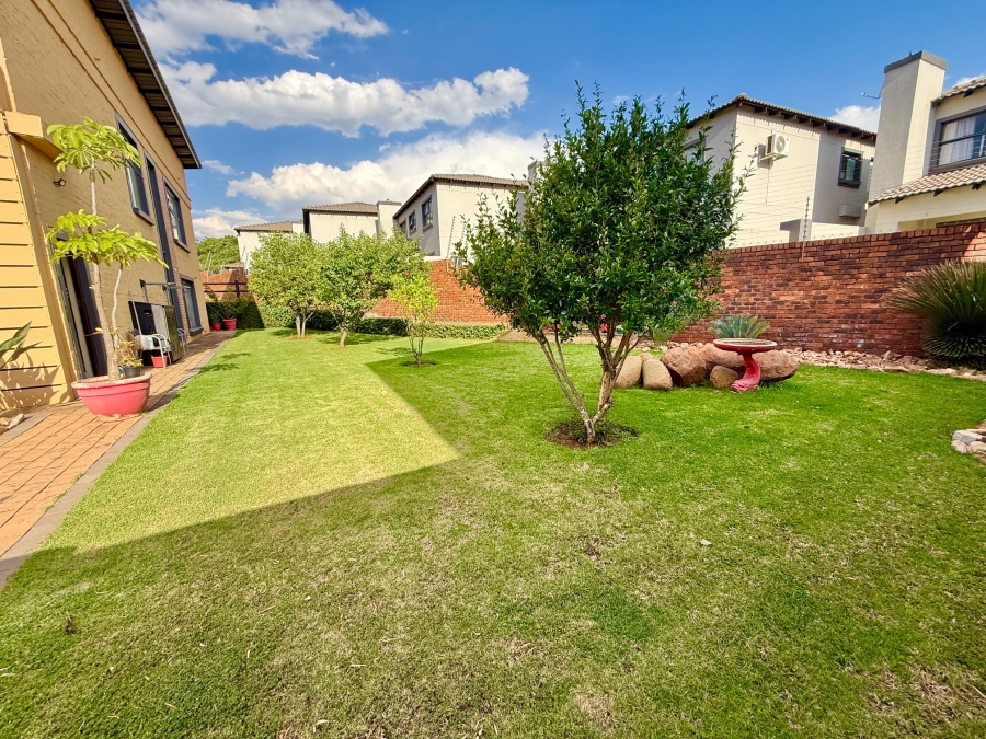 3 Bedroom Property for Sale in Olympus Country Estate Gauteng