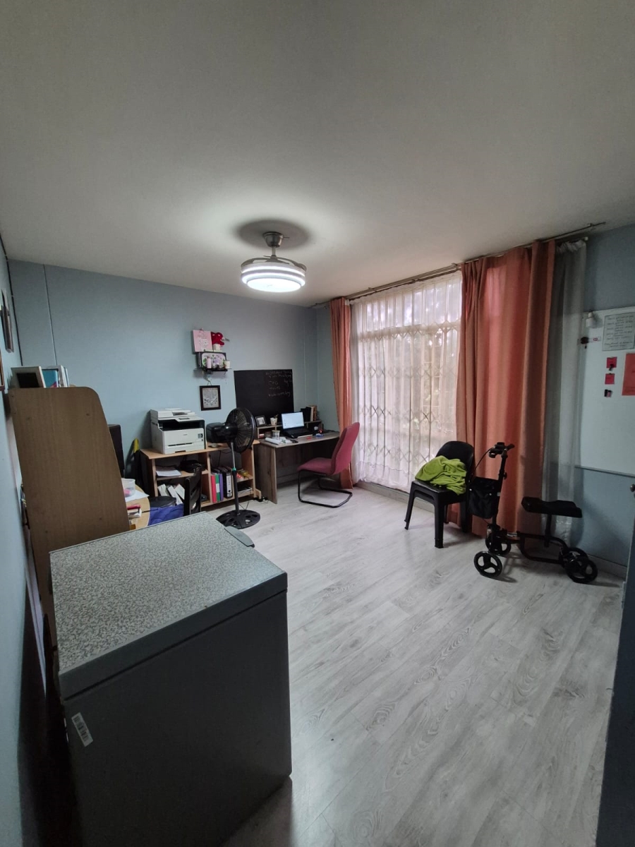 3 Bedroom Property for Sale in Three Rivers Proper Gauteng