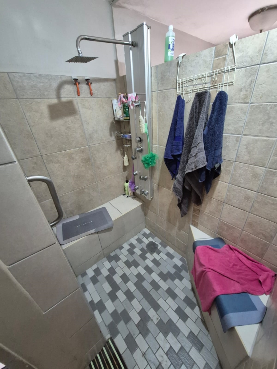 3 Bedroom Property for Sale in Three Rivers Proper Gauteng