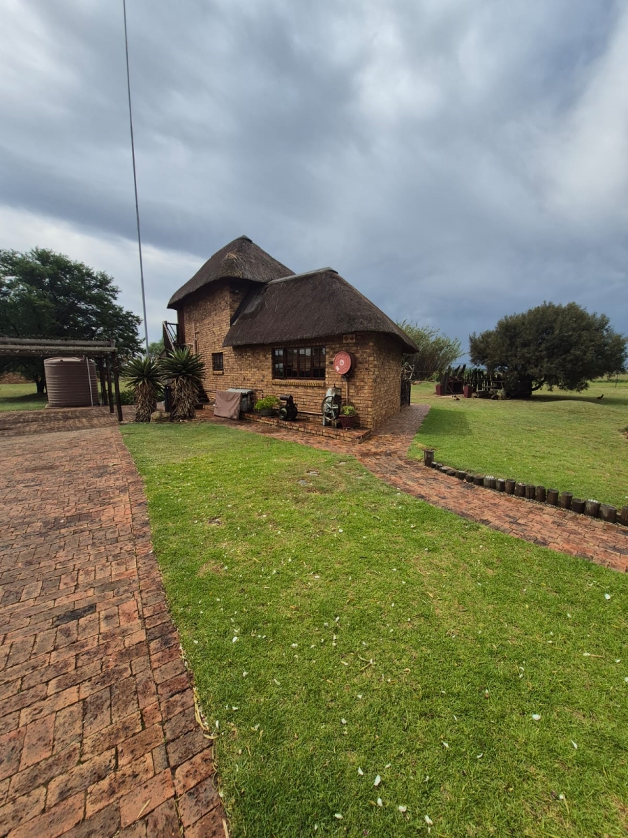 4 Bedroom Property for Sale in Mooilande Gauteng