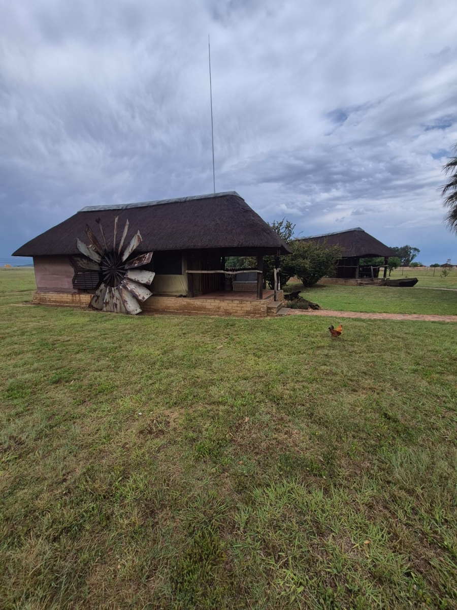 4 Bedroom Property for Sale in Mooilande Gauteng