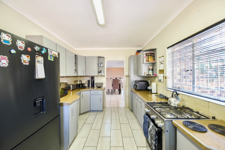 3 Bedroom Property for Sale in Garsfontein Gauteng