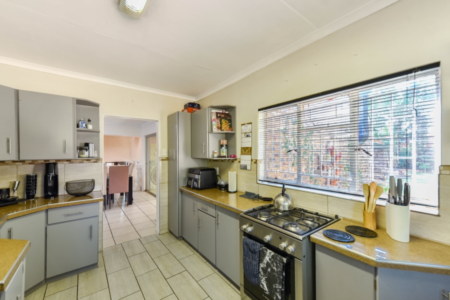 3 Bedroom Property for Sale in Garsfontein Gauteng