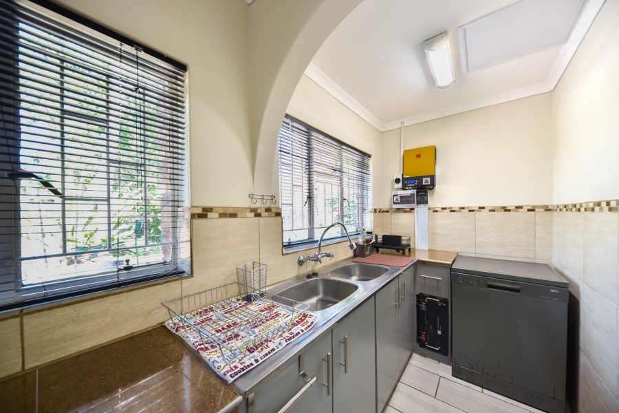 3 Bedroom Property for Sale in Garsfontein Gauteng
