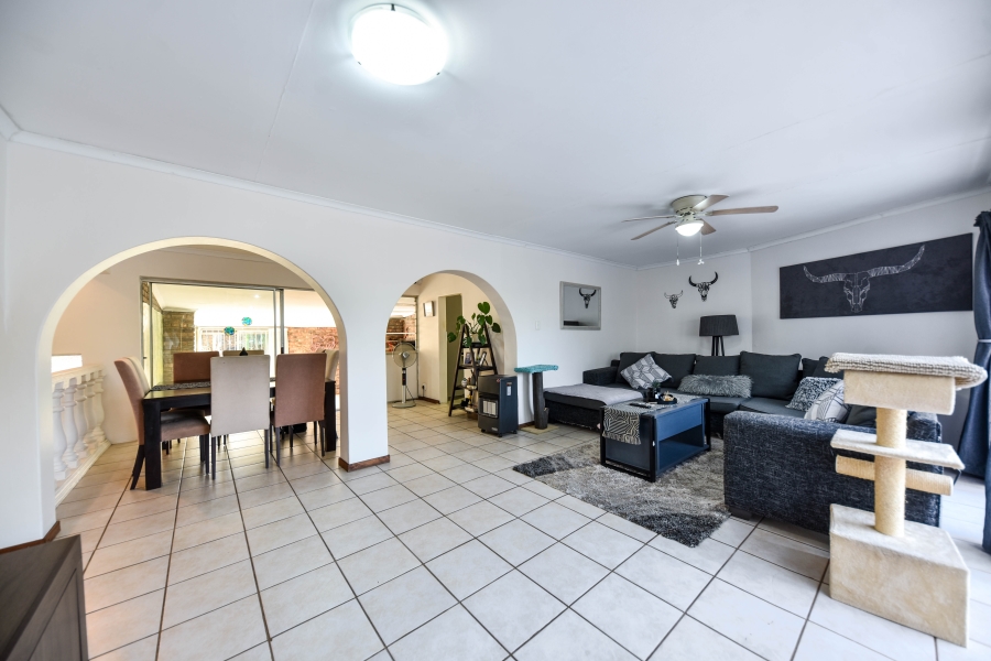 3 Bedroom Property for Sale in Garsfontein Gauteng