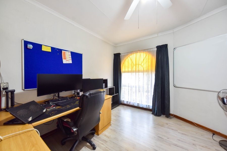 3 Bedroom Property for Sale in Garsfontein Gauteng