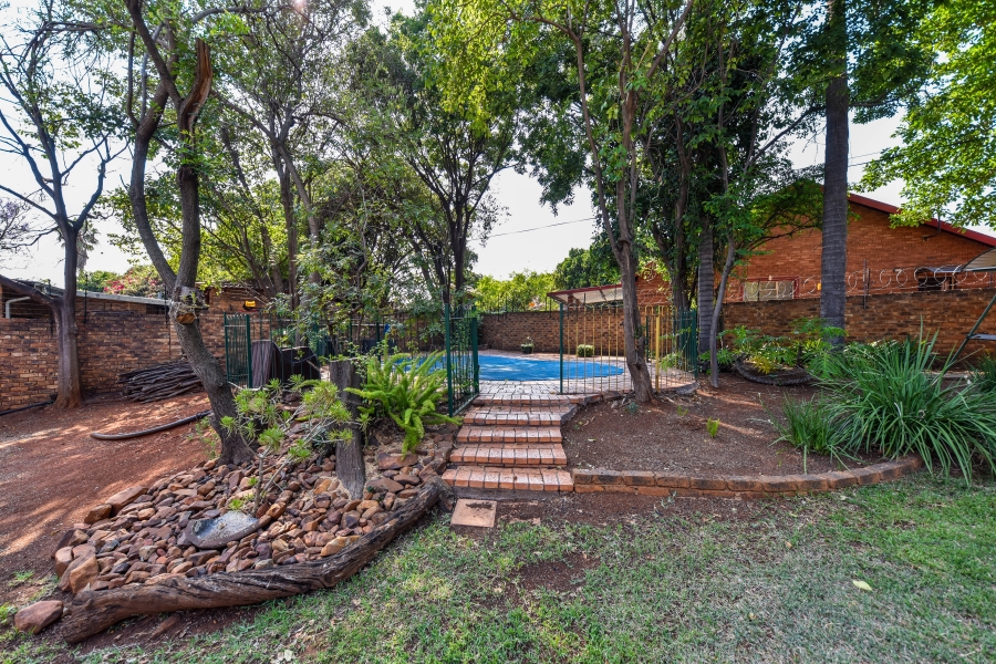 3 Bedroom Property for Sale in Garsfontein Gauteng