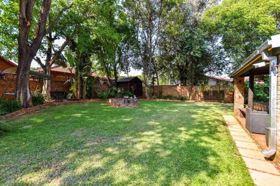 3 Bedroom Property for Sale in Garsfontein Gauteng