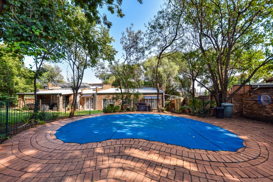 3 Bedroom Property for Sale in Garsfontein Gauteng