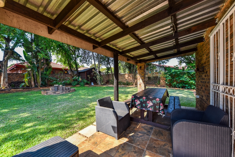 3 Bedroom Property for Sale in Garsfontein Gauteng