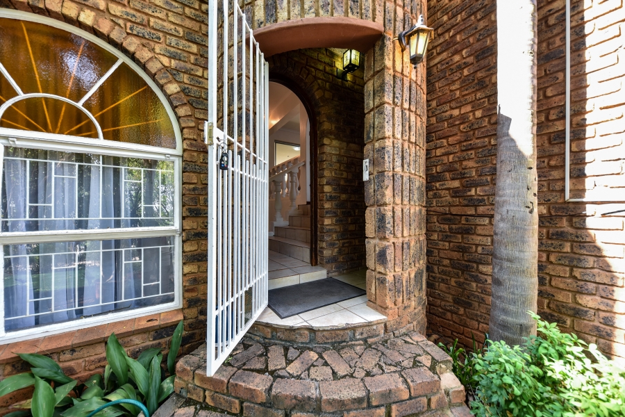 3 Bedroom Property for Sale in Garsfontein Gauteng