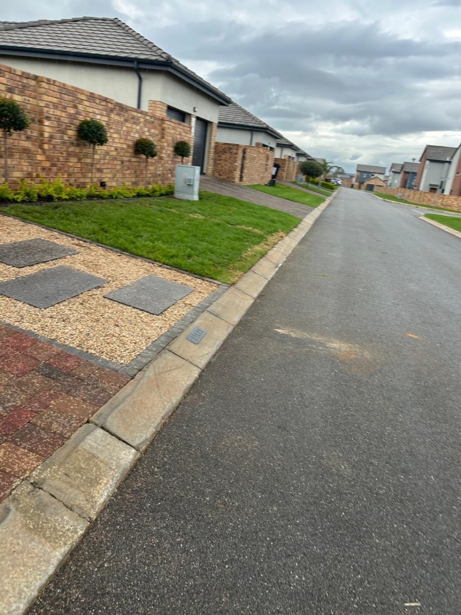 To Let 3 Bedroom Property for Rent in Lion Pride Gauteng
