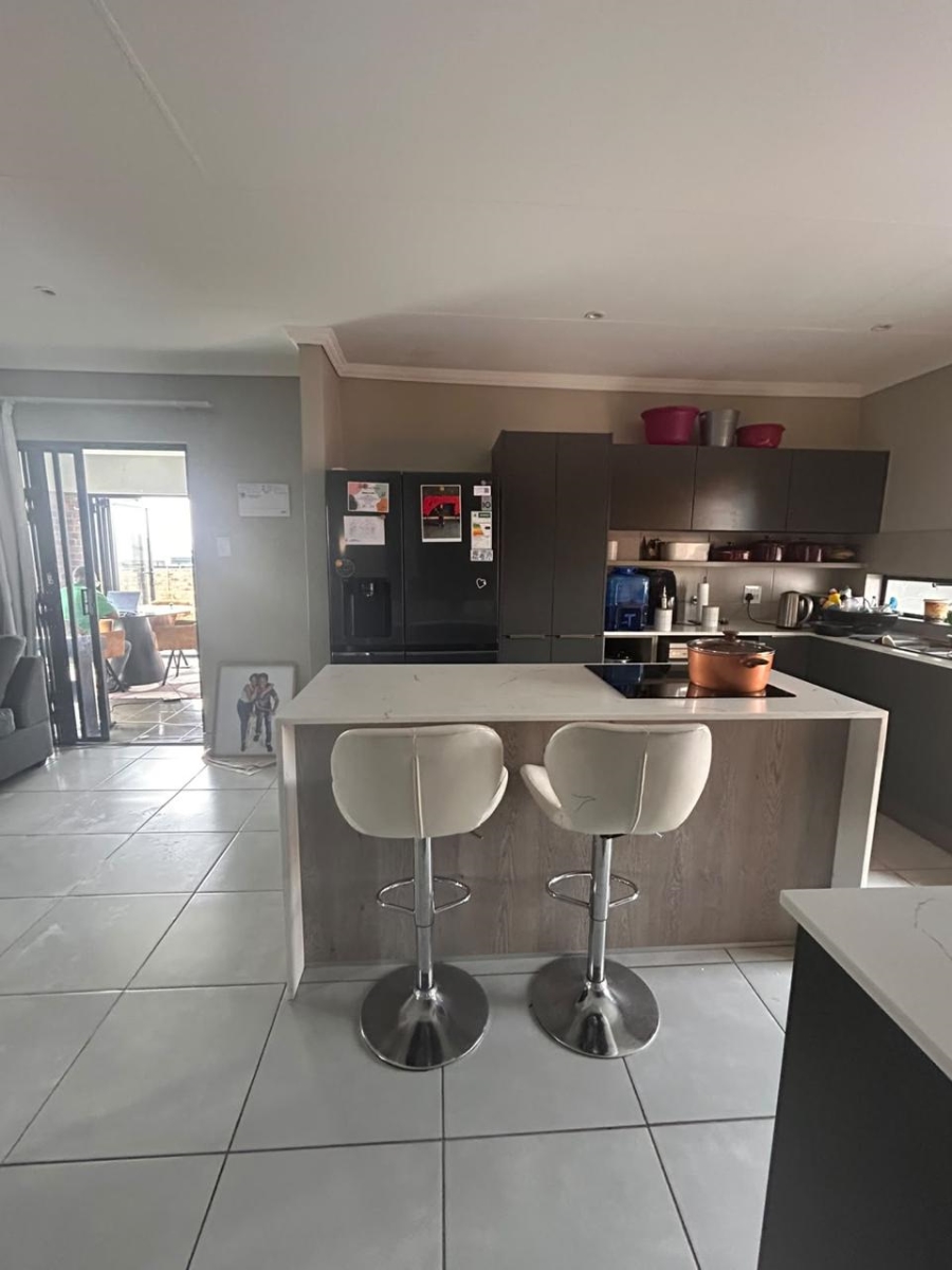 To Let 3 Bedroom Property for Rent in Lion Pride Gauteng