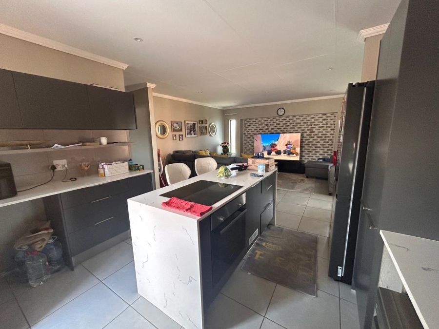To Let 3 Bedroom Property for Rent in Lion Pride Gauteng