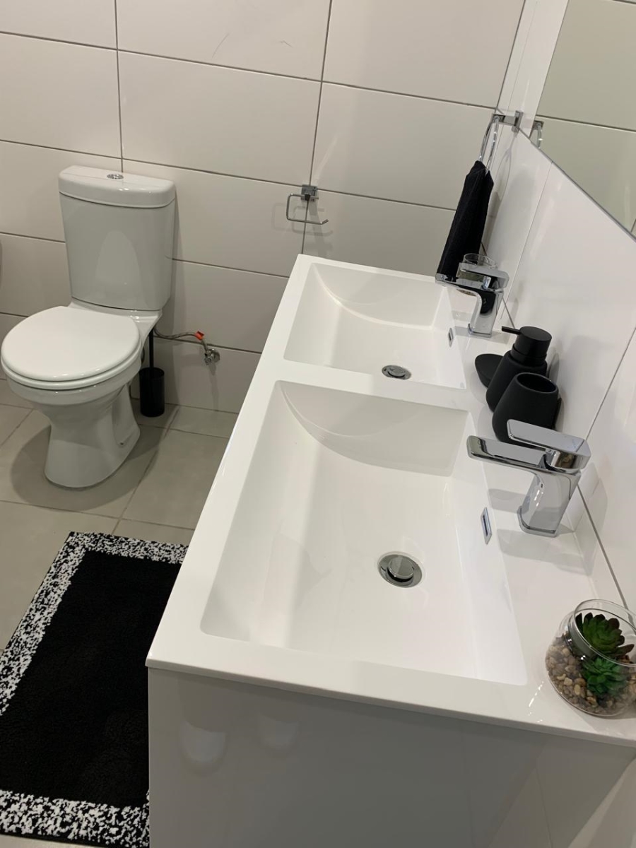 To Let 3 Bedroom Property for Rent in Lion Pride Gauteng