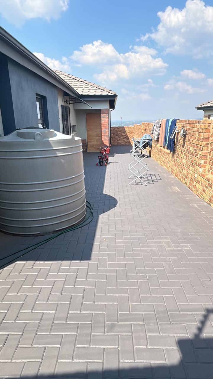 To Let 3 Bedroom Property for Rent in Lion Pride Gauteng